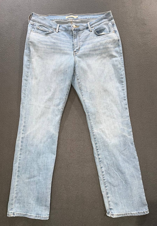Levi's Denim - Levi's Classic Straight Jeans Womens 16 W Blue Light Wash Denim Stretch A010093